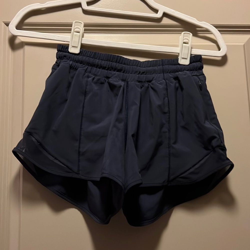 Lululemon Hotty Hot Lined Shorts 3”